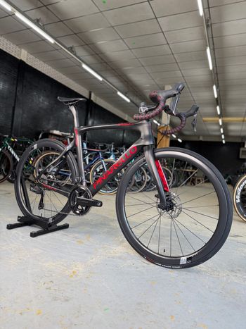 Used Pinarello Dogma F10 Di2 Carbon 2020 Road & Gravel, Black — image 2 of 24