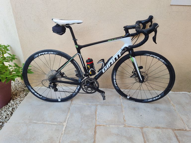 Used Giant Defy Advanced 2 2011 2011 Road & Gravel, White — image 3 of 3