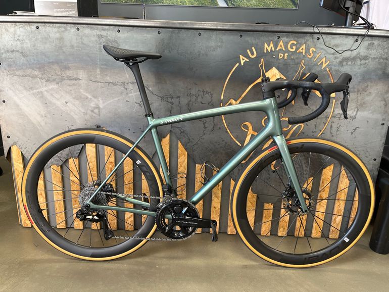 Used Specialized S-Works Aethos 2 - Shimano Dura-Ace Di2 2026 2026 Road & Gravel, Green — image 1 of 3