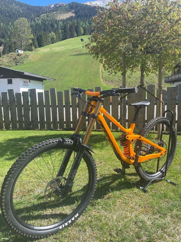 Used Scott Gambler 900 Tuned 2020 2020 Mountainbike, Orange, 29 — image 1 of 8