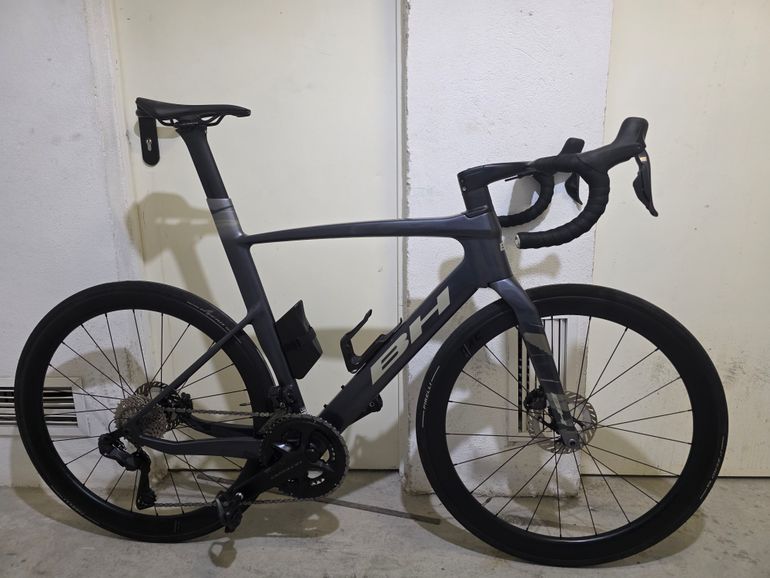 Used BH AEROLIGHT 8.0 2025 2025 Road & Gravel — image 2 of 7
