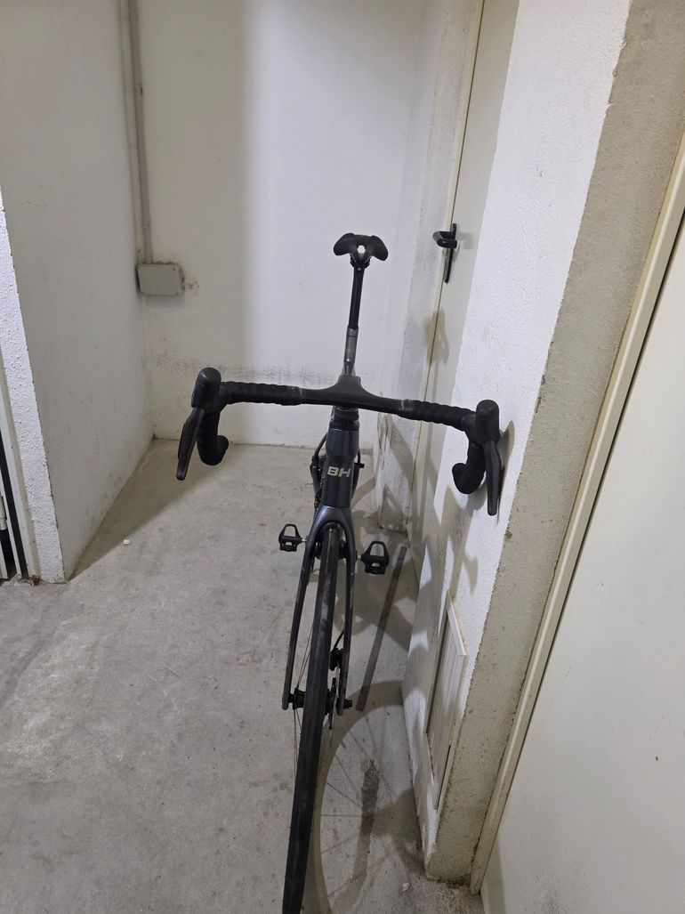 Used BH AEROLIGHT 8.0 2025 2025 Road & Gravel — image 3 of 7