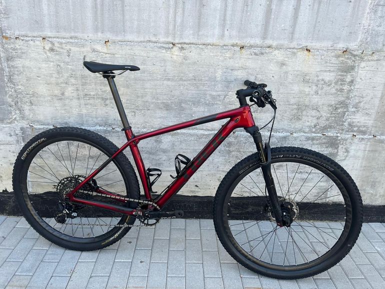 Used Trek Procaliber 9.7 2020 2020 Mountainbike, Red, 27.5, 29 — image 1 of 8