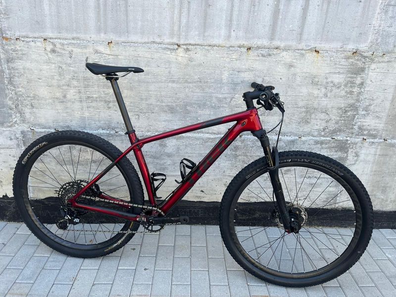 Used Trek Procaliber 9.7 2020 2020 Mountainbike, Red, 27.5, 29 — image 1 of 8