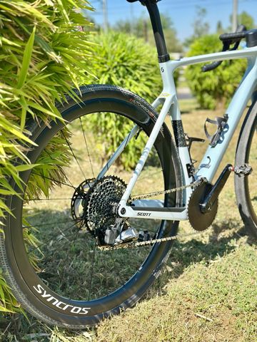 Used Scott Addict SRAM Force eTap AXS 2024 Road & Gravel, Blue — image 3 of 9