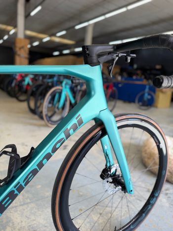 Used Bianchi Impulso RC Di2 Gravel 2024 Road & Gravel, Blu — image 9 of 26