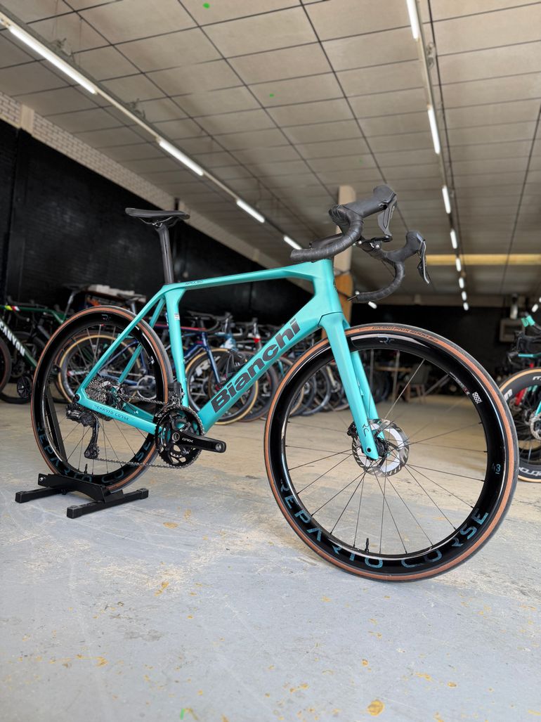 Used Bianchi Impulso RC Di2 Gravel 2024 Road & Gravel, Blu — image 2 of 26