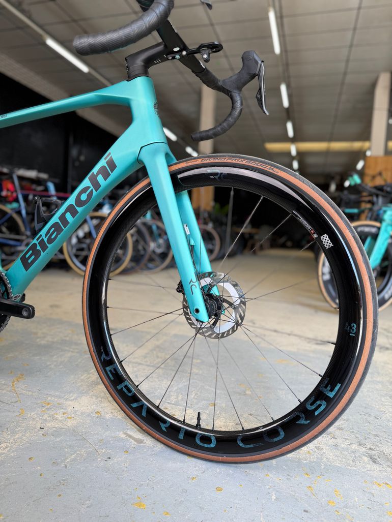 Used Bianchi Impulso RC Di2 Gravel 2024 Road & Gravel, Blu — image 3 of 26
