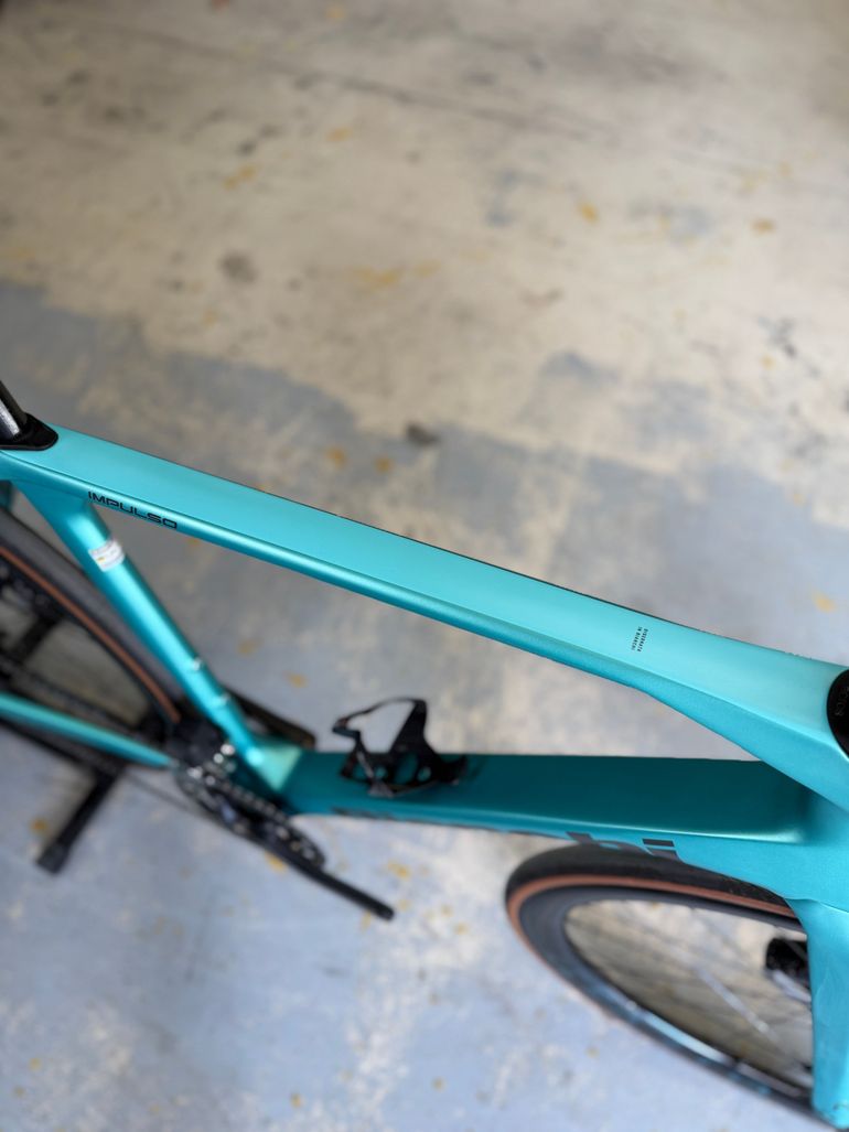 Used Bianchi Impulso RC Di2 Gravel 2024 Road & Gravel, Blu — image 16 of 26