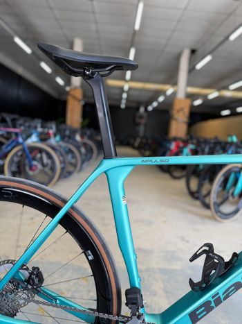 Used Bianchi Impulso RC Di2 Gravel 2024 Road & Gravel, Blu — image 10 of 26