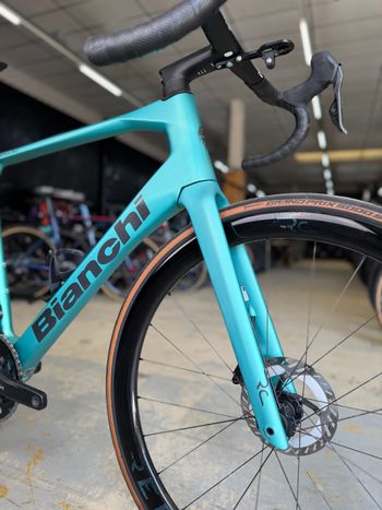 Used Bianchi Impulso RC Di2 Gravel 2024 Road & Gravel, Blu — image 5 of 26