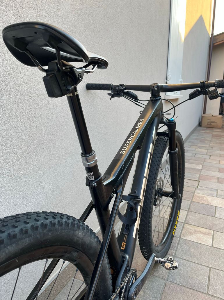 Used Trek Supercaliber SRAM GX Eagle AXS 2023 Mountainbike, Black — image 9 of 14