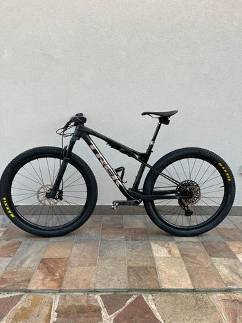 Used Trek Supercaliber SRAM GX Eagle AXS 2023 Mountainbike, Black — image 2 of 14