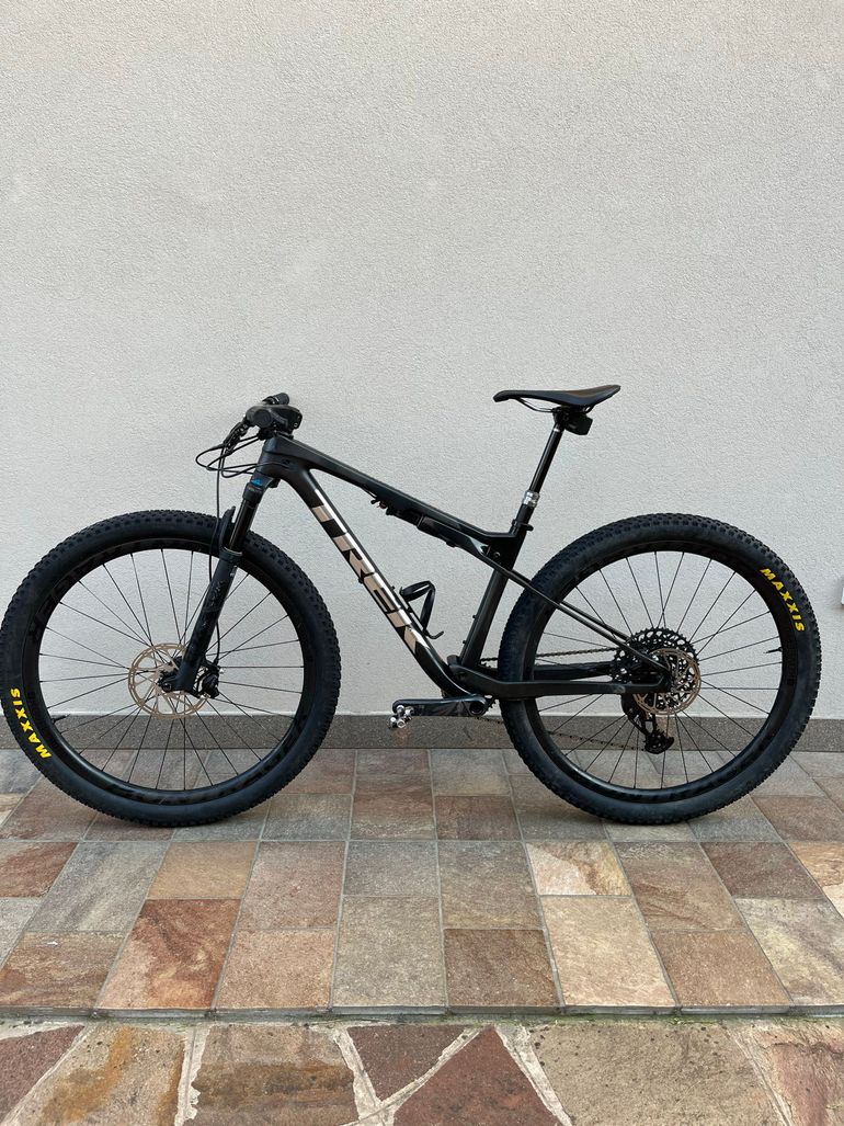Used Trek Supercaliber SRAM GX Eagle AXS 2023 Mountainbike, Black — image 2 of 14