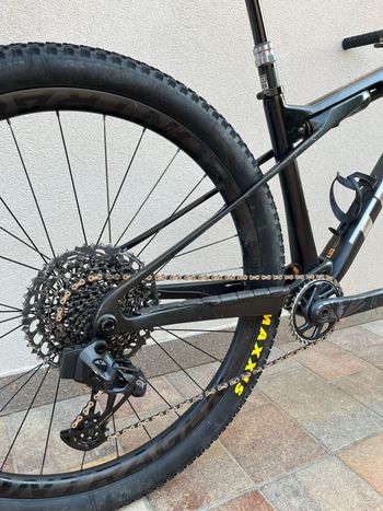 Used Trek Supercaliber SRAM GX Eagle AXS 2023 Mountainbike, Black — image 8 of 14