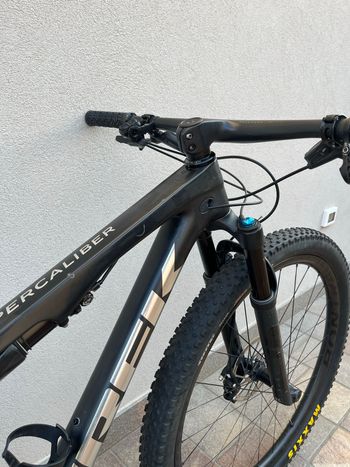 Used Trek Supercaliber SRAM GX Eagle AXS 2023 Mountainbike, Black — image 6 of 14