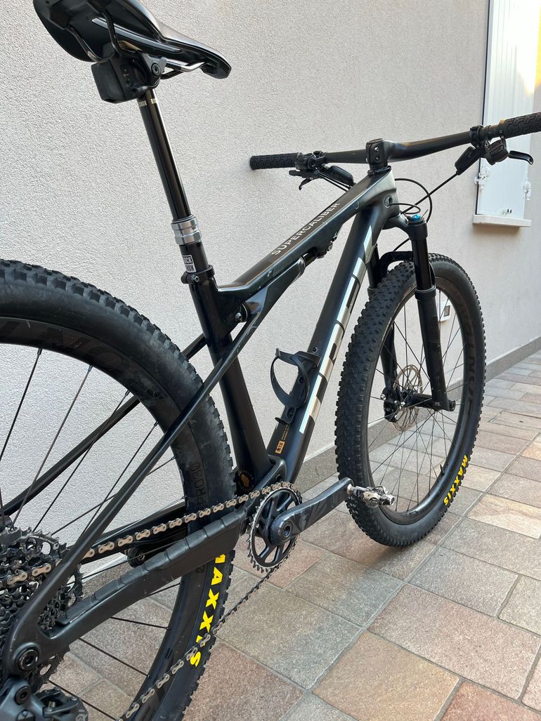 Used Trek Supercaliber SRAM GX Eagle AXS 2023 Mountainbike, Black — image 7 of 14