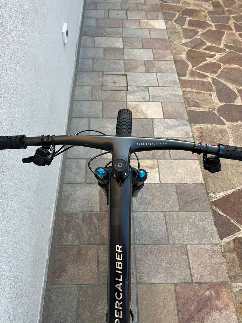 Used Trek Supercaliber SRAM GX Eagle AXS 2023 Mountainbike, Black — image 10 of 14
