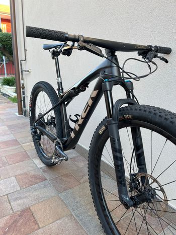 Used Trek Supercaliber SRAM GX Eagle AXS 2023 Mountainbike, Black — image 5 of 14