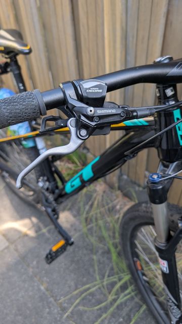 GT Avalanche Expert 2018 2018 Mountainbike usato, Nero — immagine 2 di 7