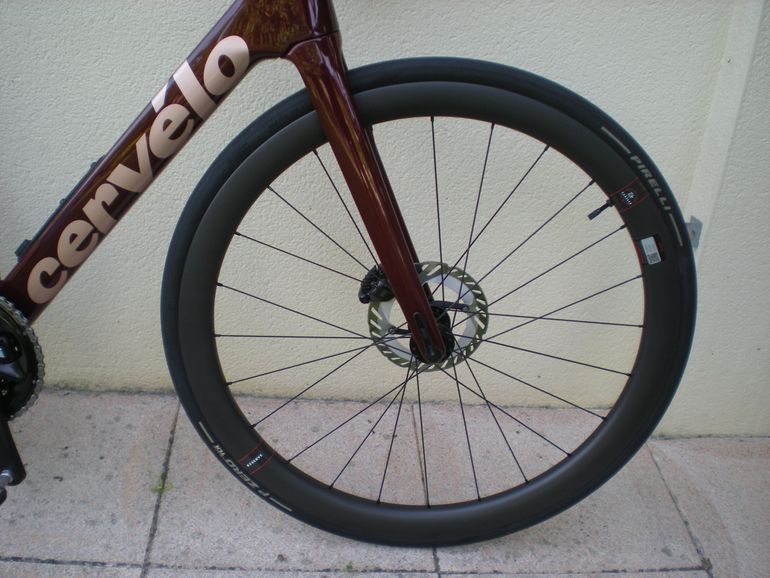 Used Cervélo Caledonia Shimano Ultegra Di2 (12 Speed) 2025 Road & Gravel, Red — image 8 of 8
