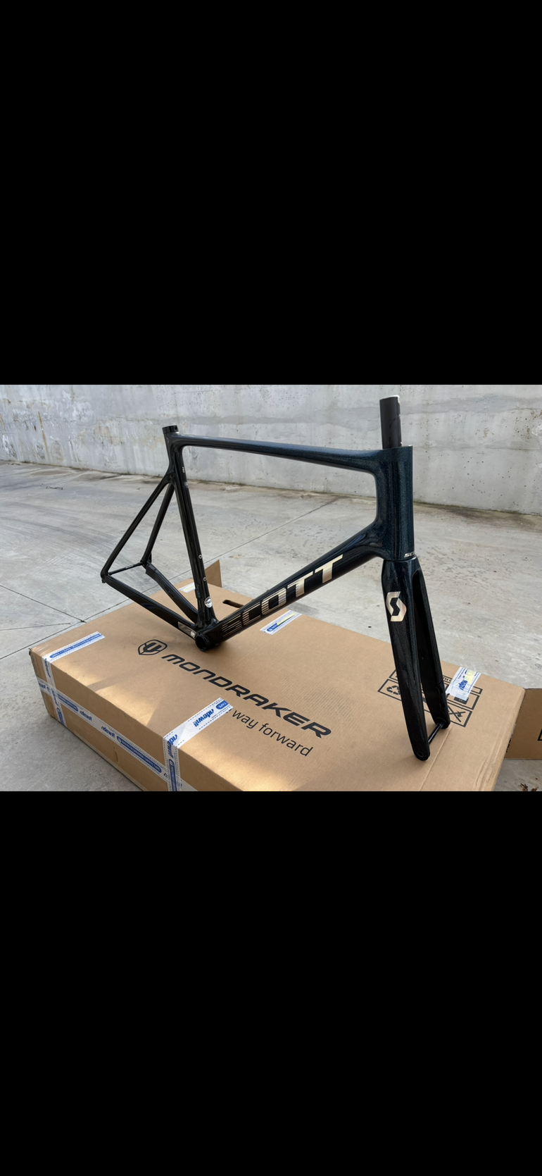 Used Scott Addict RC Pro 2024 Frameset 2024 Road & Gravel, Blue — image 1 of 8