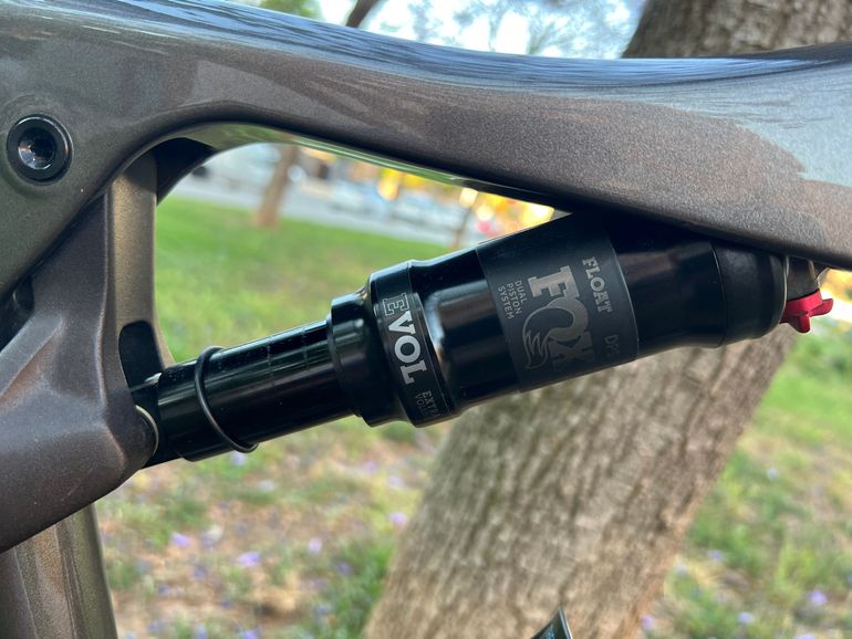 Used Orbea OIZ M30 2022 2022 Mountainbike, Black, 29 — image 7 of 11