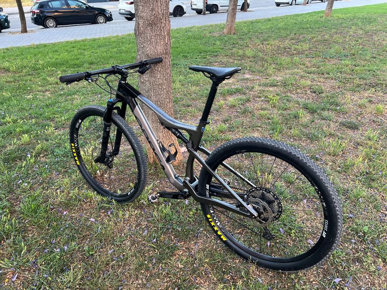 Used Orbea OIZ M30 2022 2022 Mountainbike, Black, 29 — image 5 of 11