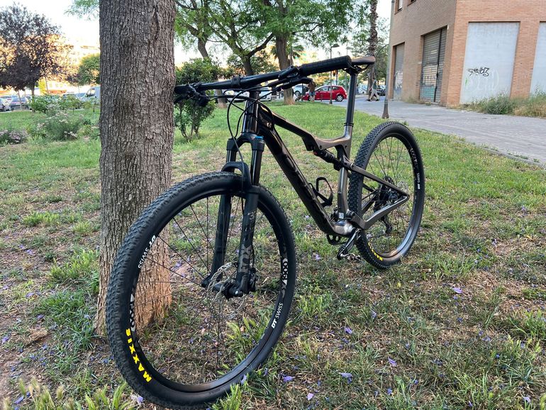 Used Orbea OIZ M30 2022 2022 Mountainbike, Black, 29 — image 4 of 11