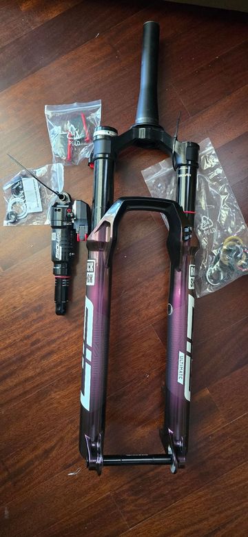 Used Specialized Epic Frameset 2025 Mountainbike, Red — image 5 of 6