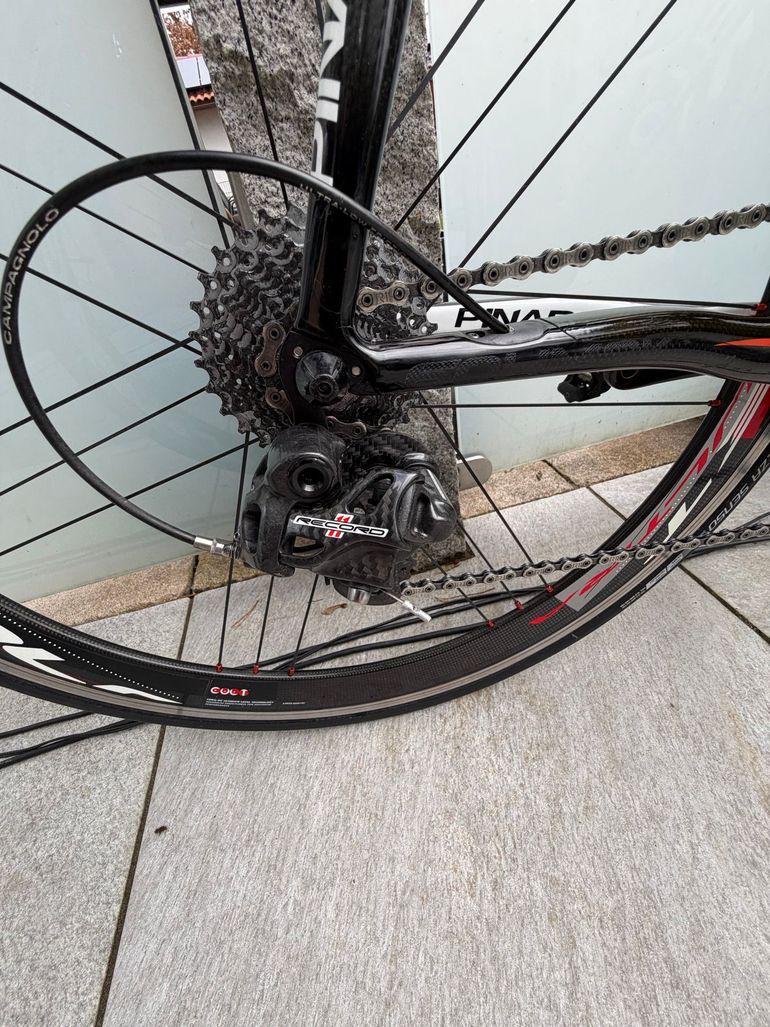 Used Pinarello Prince Campagnolo Record 2015 Road & Gravel, Schwarz — image 3 of 12