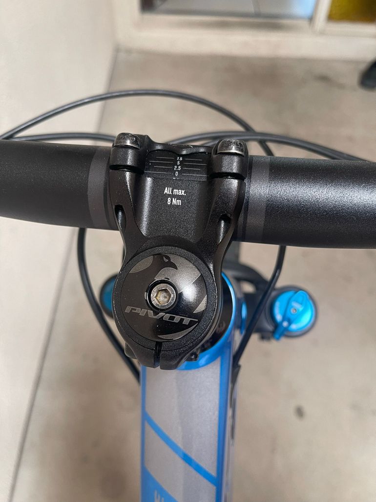 Used Pivot SWITCHBLADE Ride X01 Special 2023 2023 Mountainbike, Blue, 29 — image 10 of 16