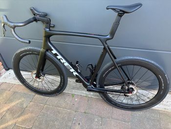 Used Trek Madone SL 7 Gen 8 2025 2025 Road & Gravel, Black — image 2 of 16
