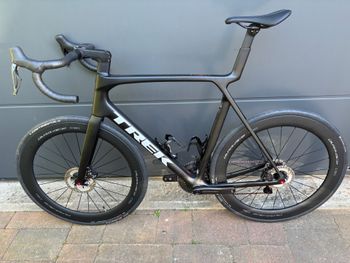 Used Trek Madone SL 7 Gen 8 2025 2025 Road & Gravel, Black — image 12 of 16