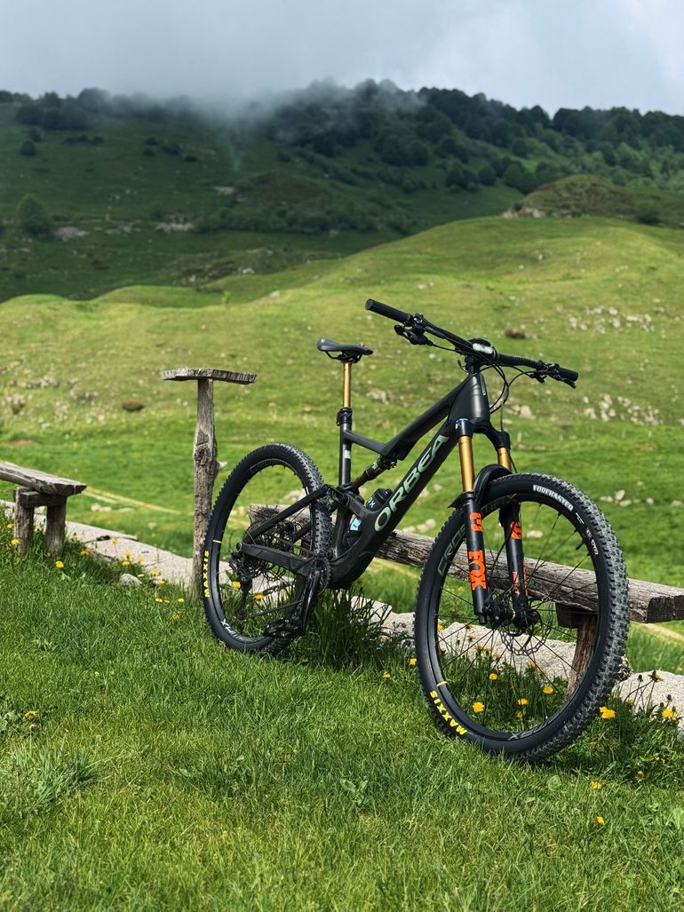 Used Orbea OCCAM M10 LT 2023 2023 Mountainbike, Black, 29 — image 2 of 3