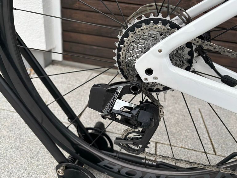 Used Trek Domane SLR 7 Gen 4 2026 2026 Road & Gravel, Weiß — image 3 of 9