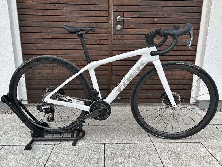 Used Trek Domane SLR 7 Gen 4 2026 2026 Road & Gravel, Weiß — image 1 of 9