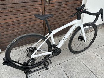 Used Trek Domane SLR 7 Gen 4 2026 2026 Road & Gravel, Weiß — image 2 of 9