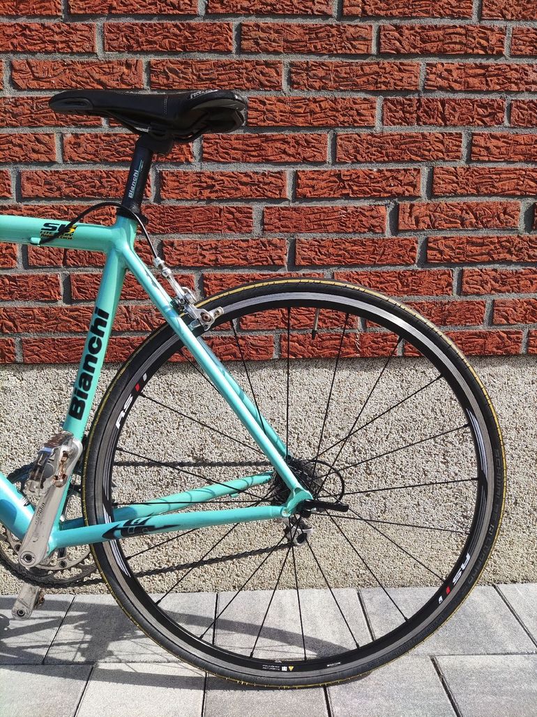 Used Bianchi Bianchi SL3 Lite Alloy RC Ultegra 2010 Road & Gravel, Green — image 4 of 15