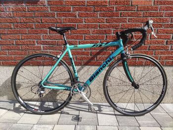 Used Bianchi Bianchi SL3 Lite Alloy RC Ultegra 2010 Road & Gravel, Green — image 2 of 15