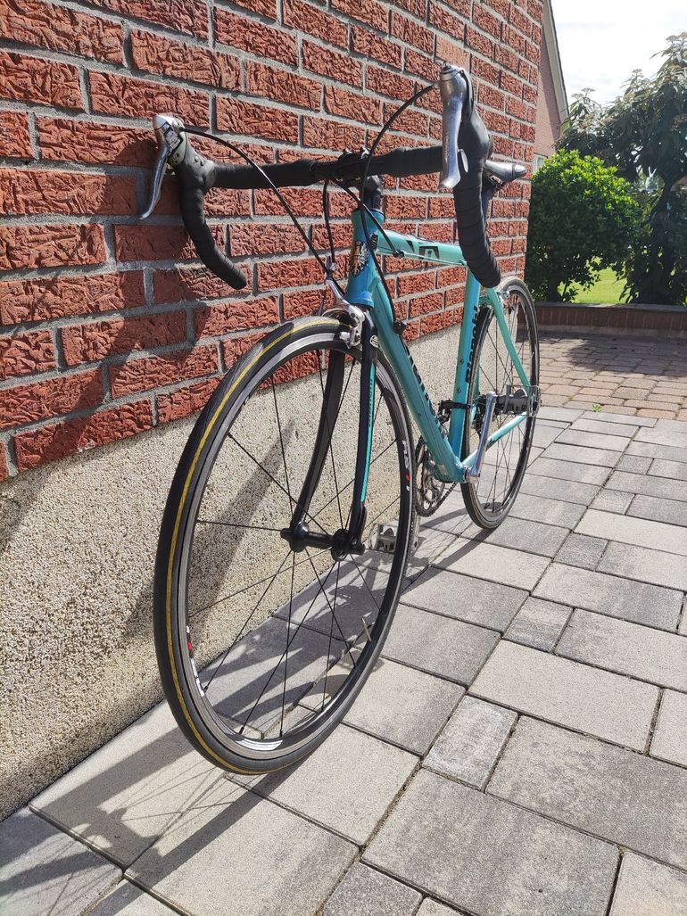 Used Bianchi Bianchi SL3 Lite Alloy RC Ultegra 2010 Road & Gravel, Green — image 11 of 15