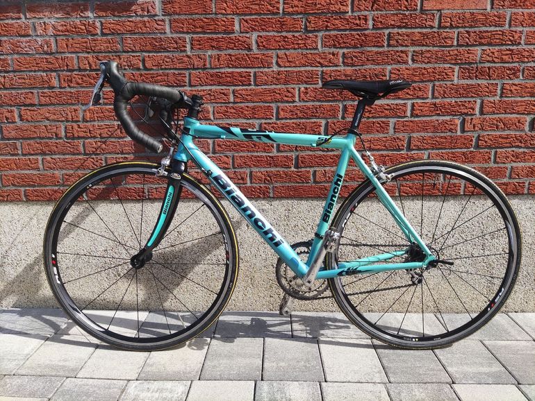 Used Bianchi Bianchi SL3 Lite Alloy RC Ultegra 2010 Road & Gravel, Green — image 1 of 15
