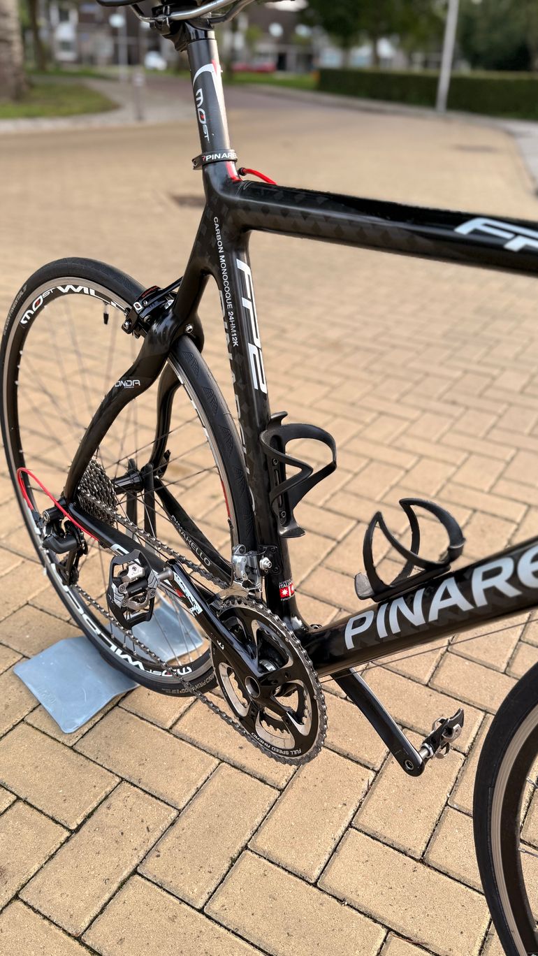 Used Pinarello FP Quattro Easy-Fit Force / Rival Bike 2013 2013 Road & Gravel, Nero — image 4 of 8