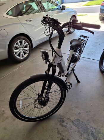 Used Lectric XPRESS 750 LOW STEP (WHITE) 2026 Road & Gravel, White — image 3 of 5