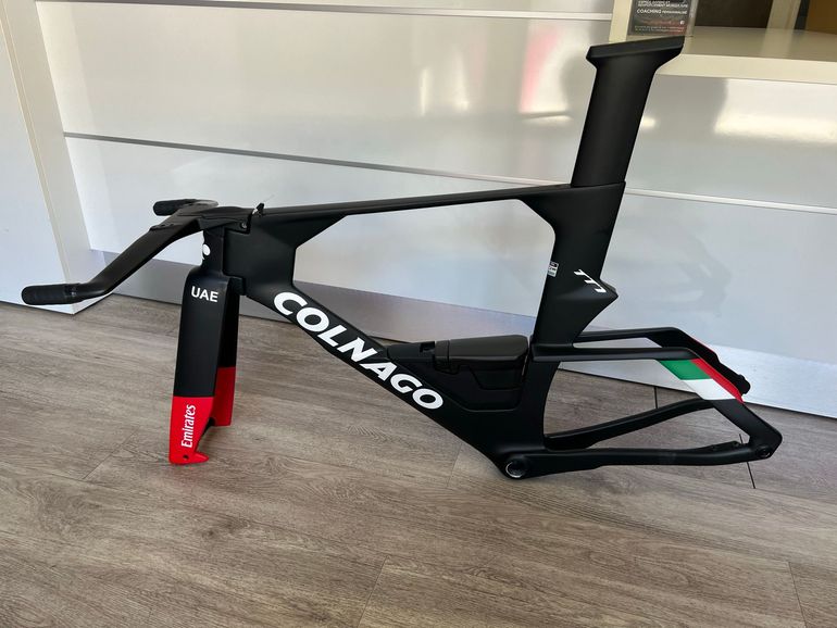 Used Colnago Custom Frameset 2025 Road & Gravel, Black — image 4 of 6