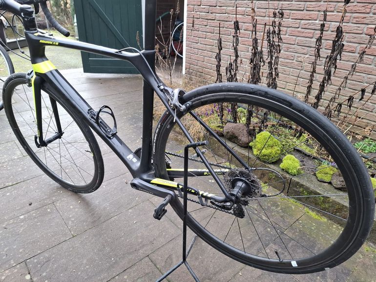 Used Giant Tcr Shimano 105 2016 Road & Gravel, Black — image 2 of 6