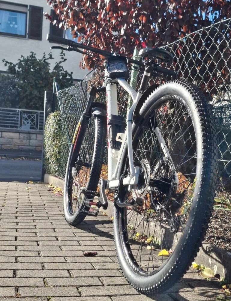 Used Orbea ALMA H30 2021 2021 Mountainbike, White, 29 — image 3 of 6