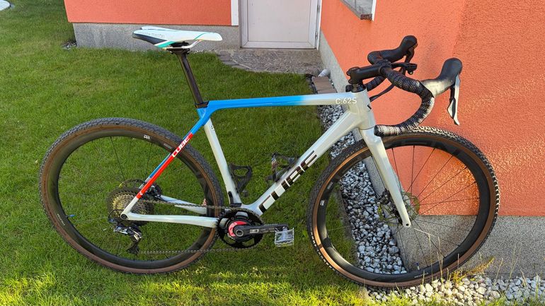 Used CUBE CROSS RACE C:62 SL 2023 2023 Road & Gravel, Hellgrau — image 1 of 9
