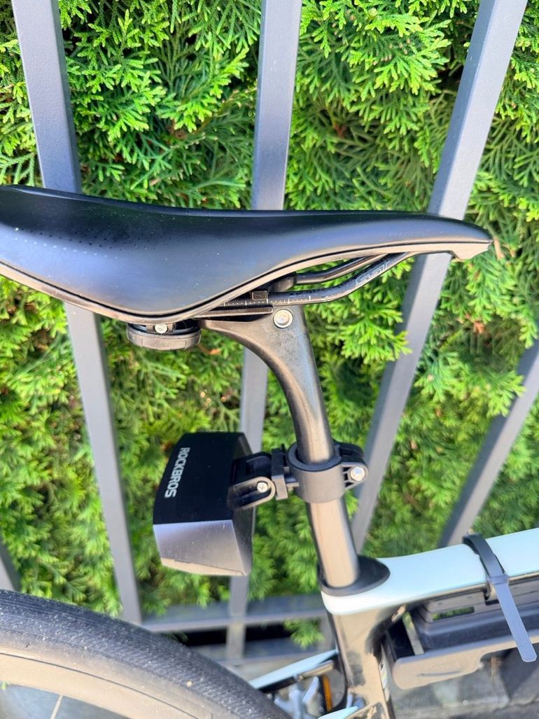 Used Giant Defy Advanced Pro 1 2024 2024 Road & Gravel, Bianco — image 11 of 16