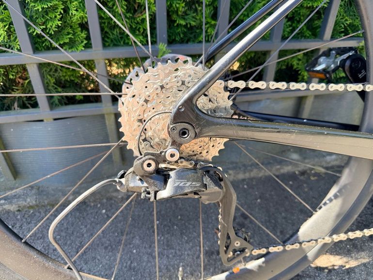 Used Giant Defy Advanced Pro 1 2024 2024 Road & Gravel, Bianco — image 7 of 16